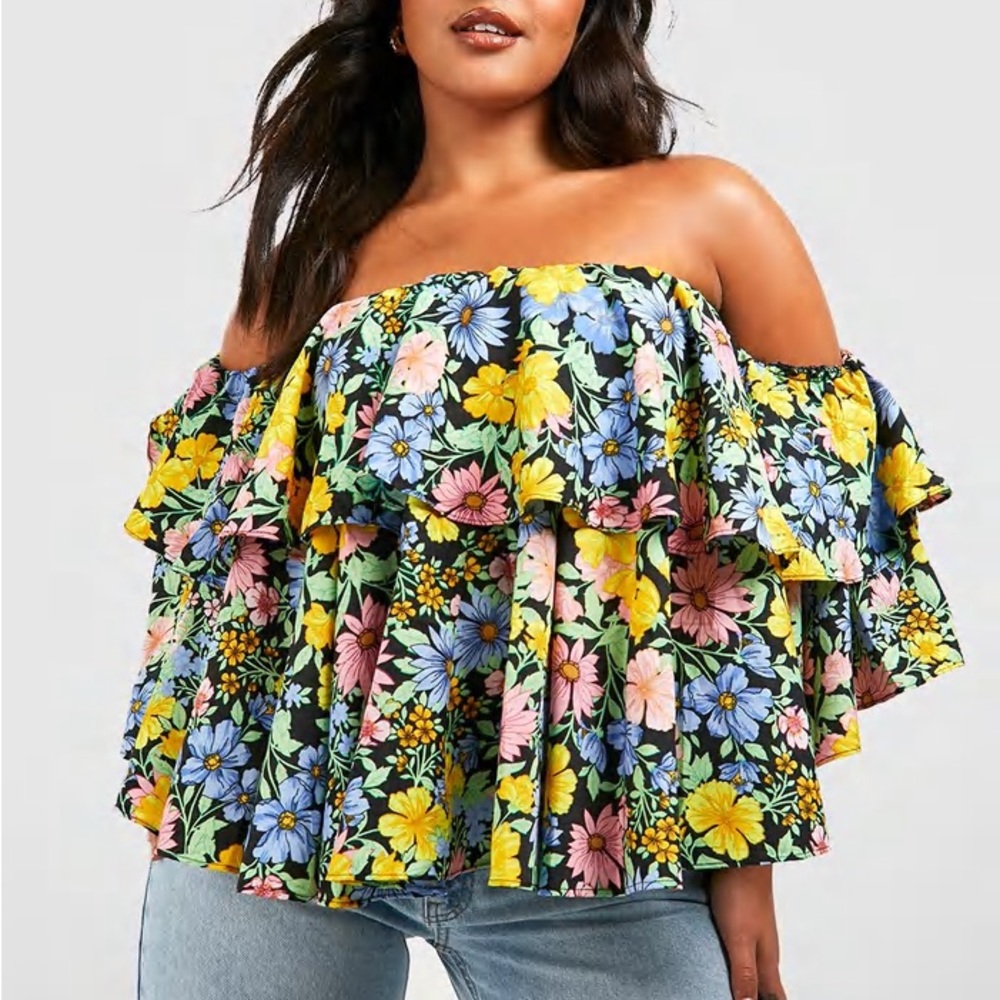 PLUS WOVEN RUFFLE FLORAL OFF SHOULDER TOP